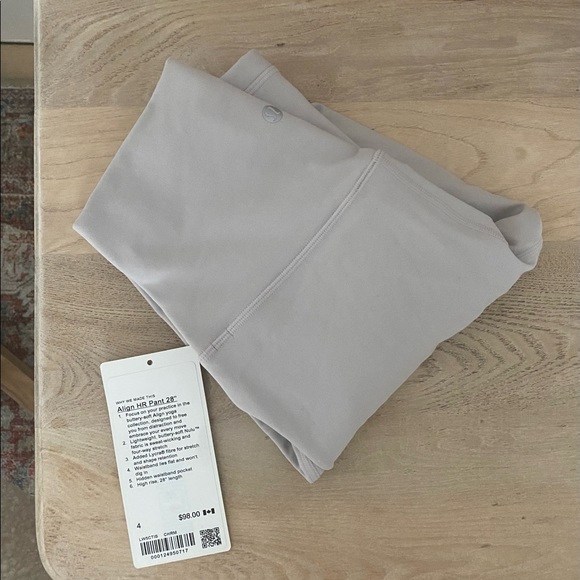 Lululemon Align pants 28” NWT - Picture 3 of 3
